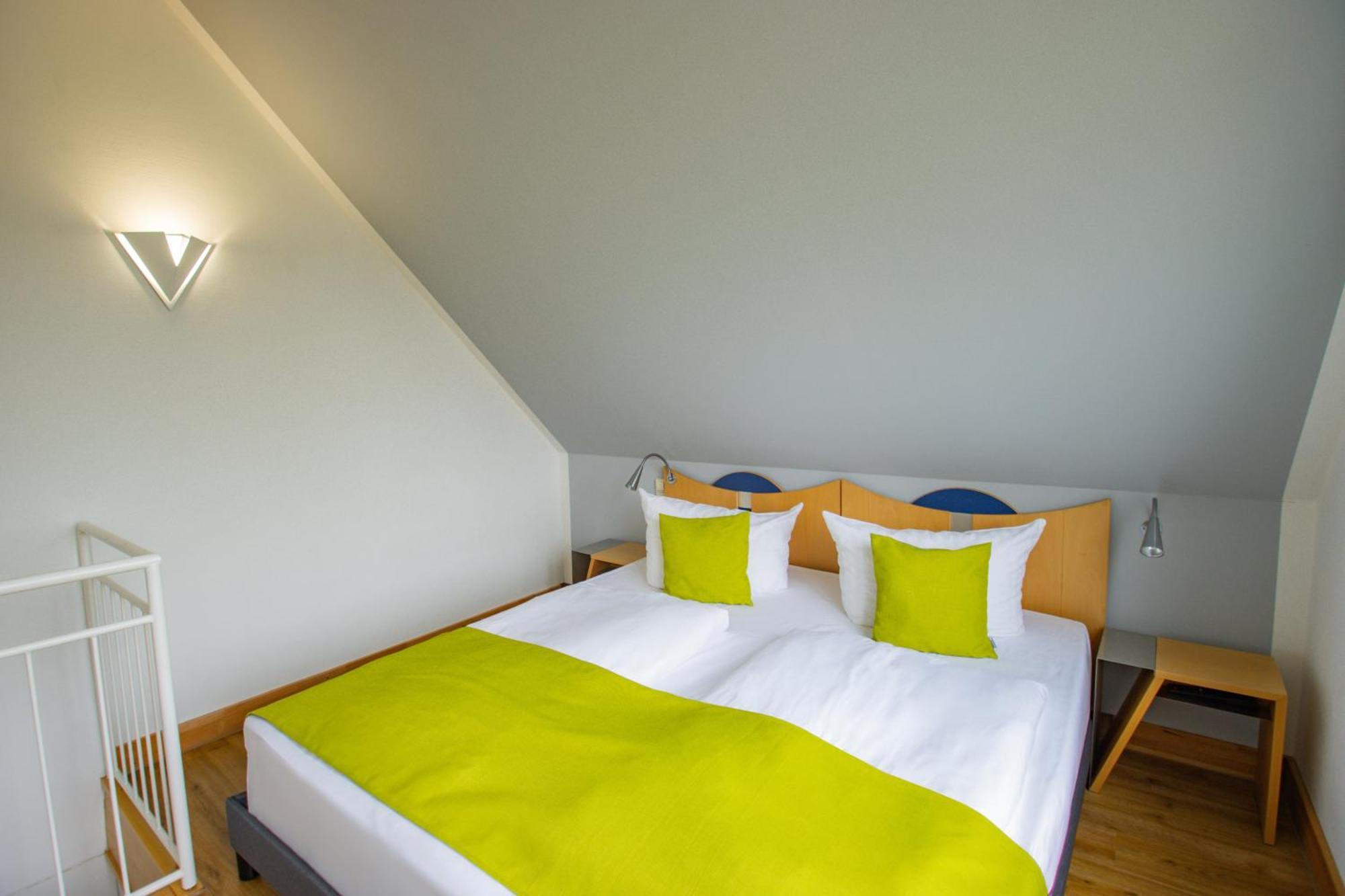 Inselhotel Kleiner Bodden Buschvitz Bagian luar foto