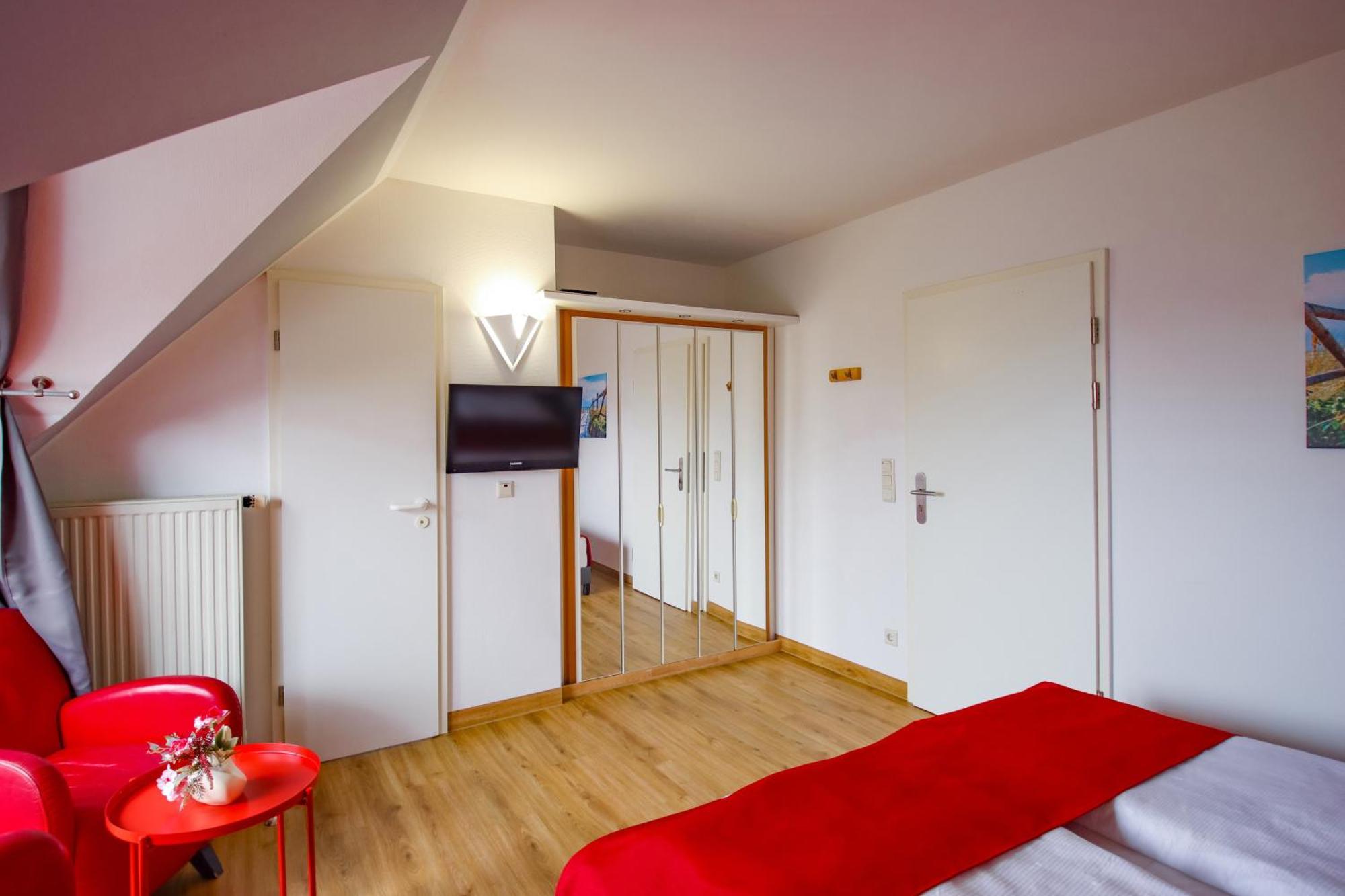 Inselhotel Kleiner Bodden Buschvitz Bagian luar foto