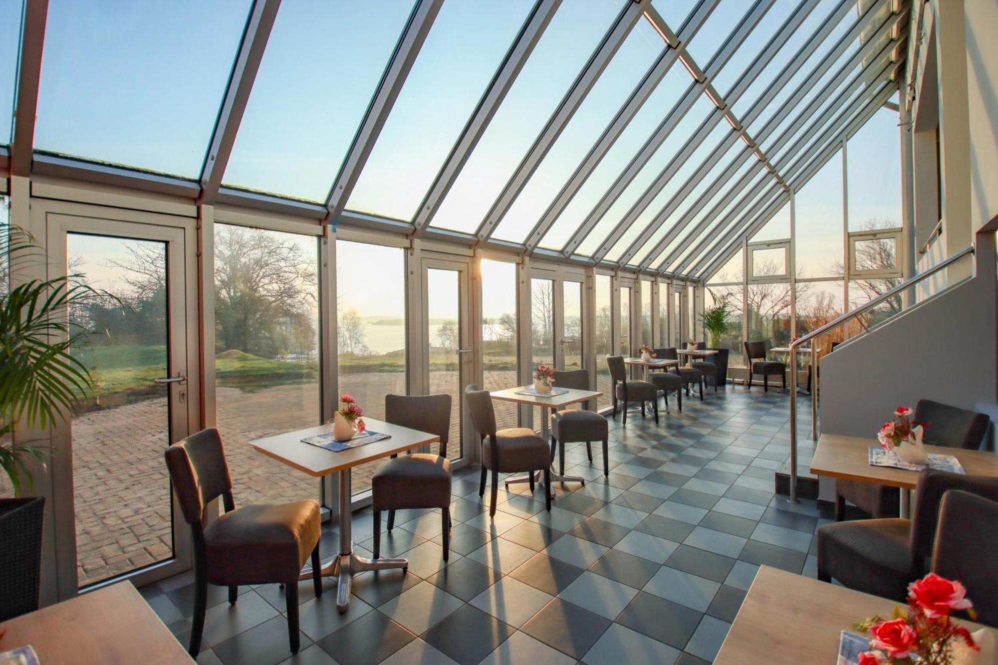 Inselhotel Kleiner Bodden Buschvitz Bagian luar foto